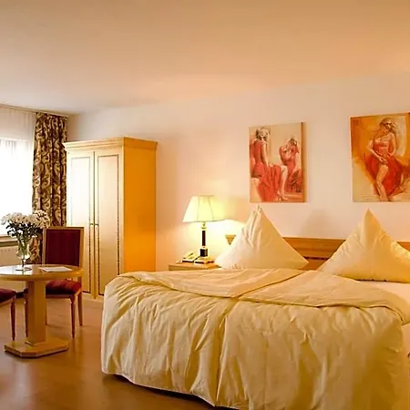 Koelner Hof Refrath فندق 3*