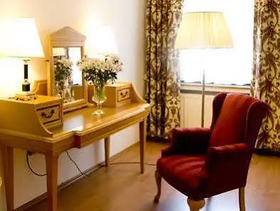 Koelner Hof Refrath Otel